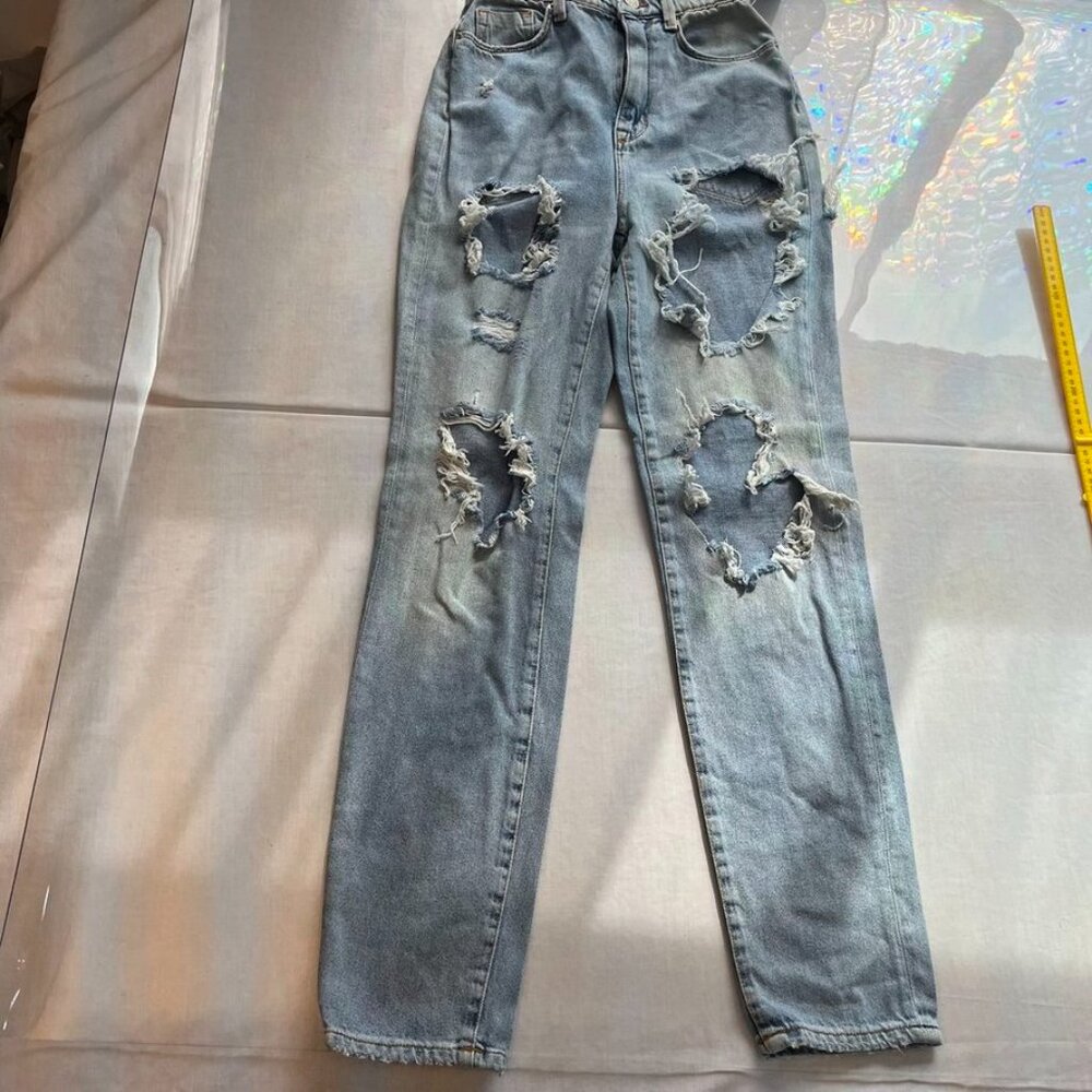 NEW BDG Urban Outfitters Mom High Rise Distressed Jeans 24 Light Wash - Picture 11 of 13